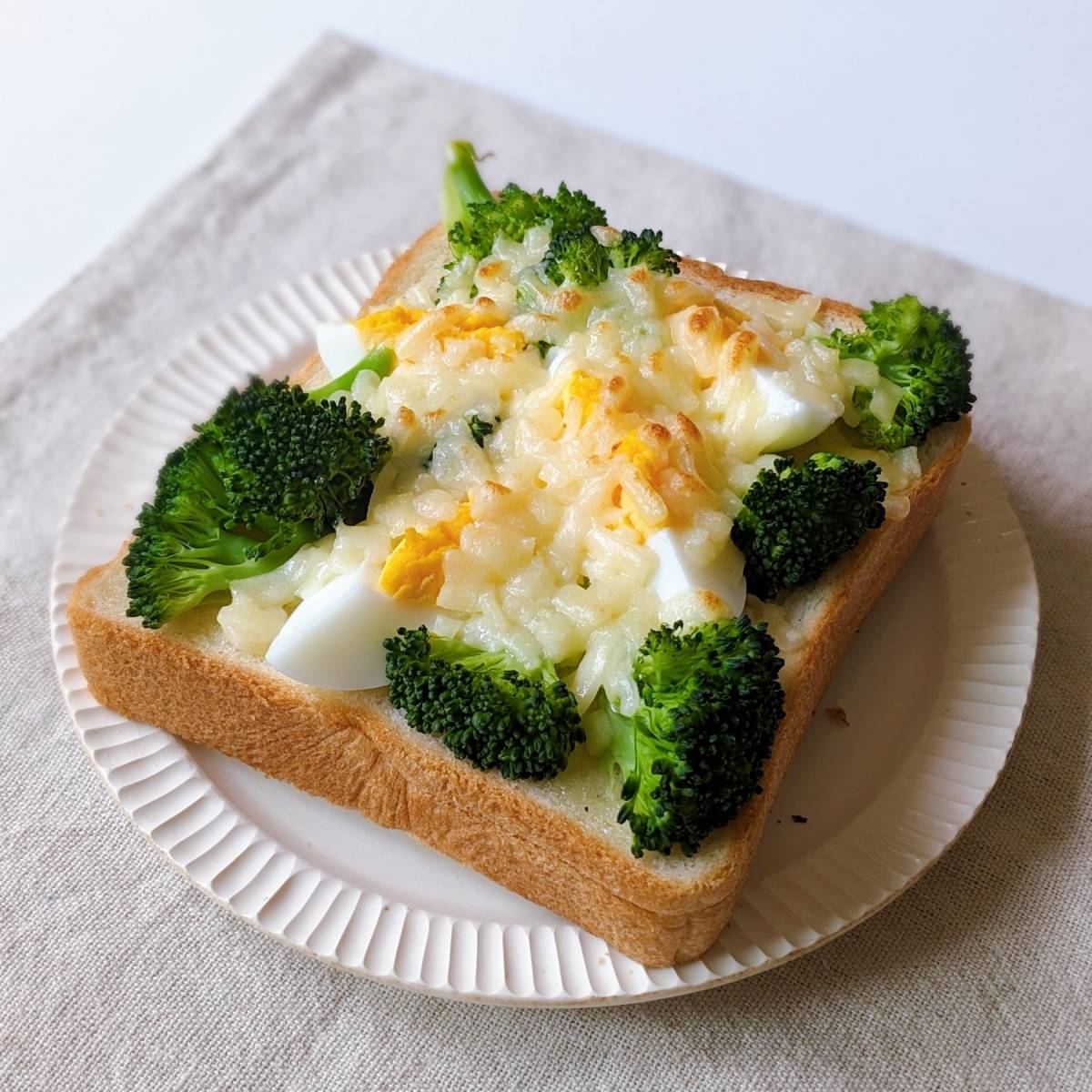 パスコ公式の「ブロッコリーとゆで卵のトースト」のレシピ