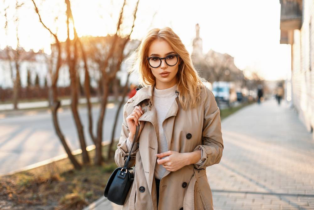 女性