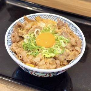 【吉野家】「美味い100点」「これ好きなんだよな」SNSでも大好評の『月見牛とじ丼』を食べてみた