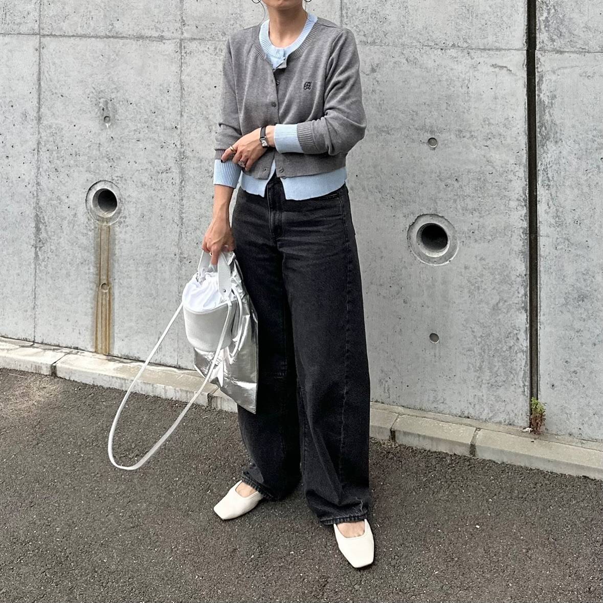 グレー×サックスブルーの配色がおしゃれ♡