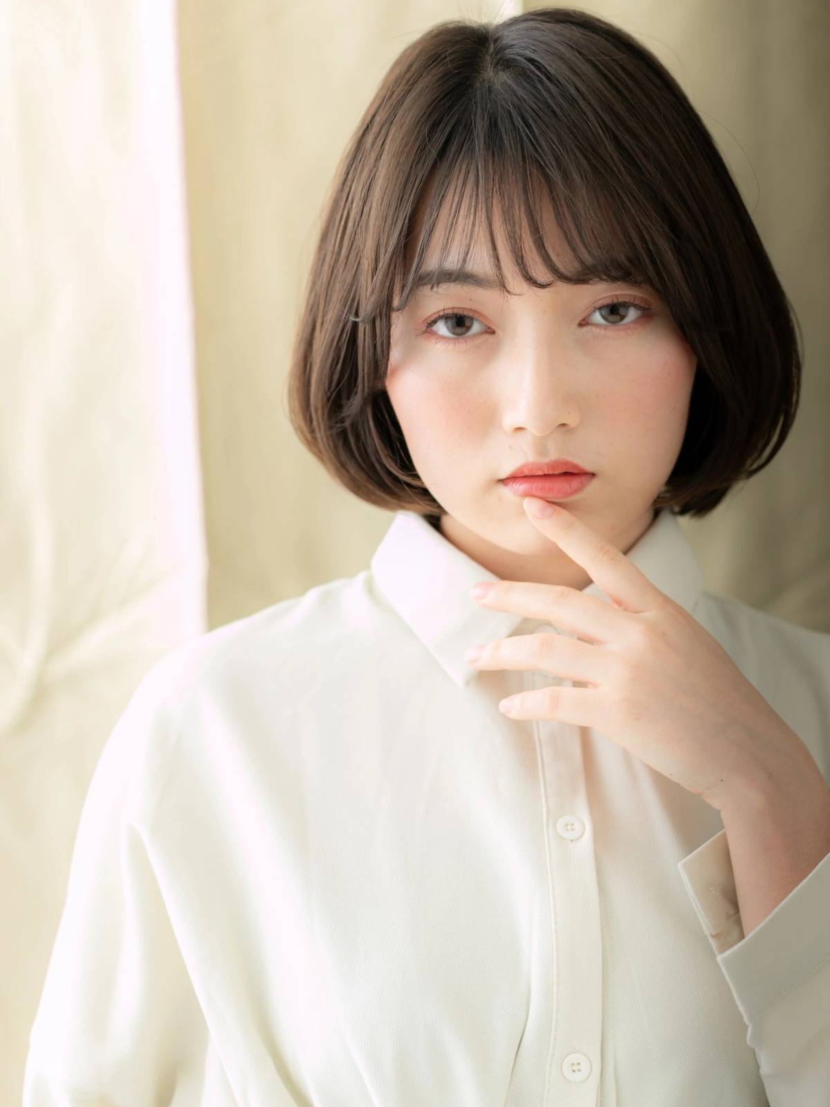 シックなカラーのひし形ボブ