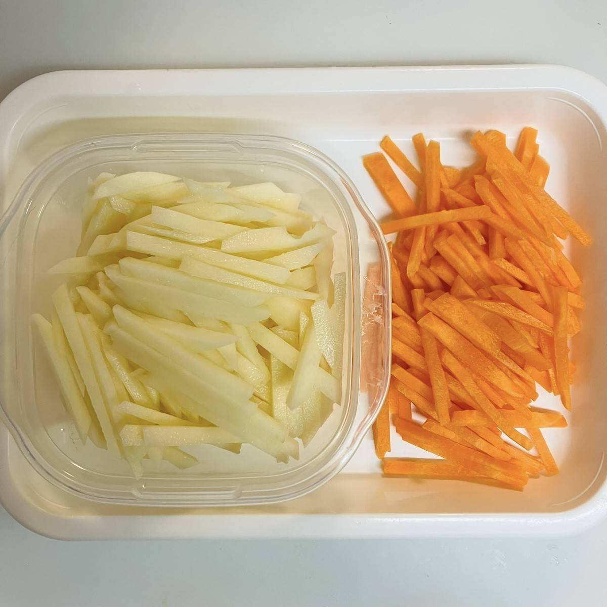 JAグループ公式の「じゃがいもと人参のかき揚げ　カレー塩で」のレシピ