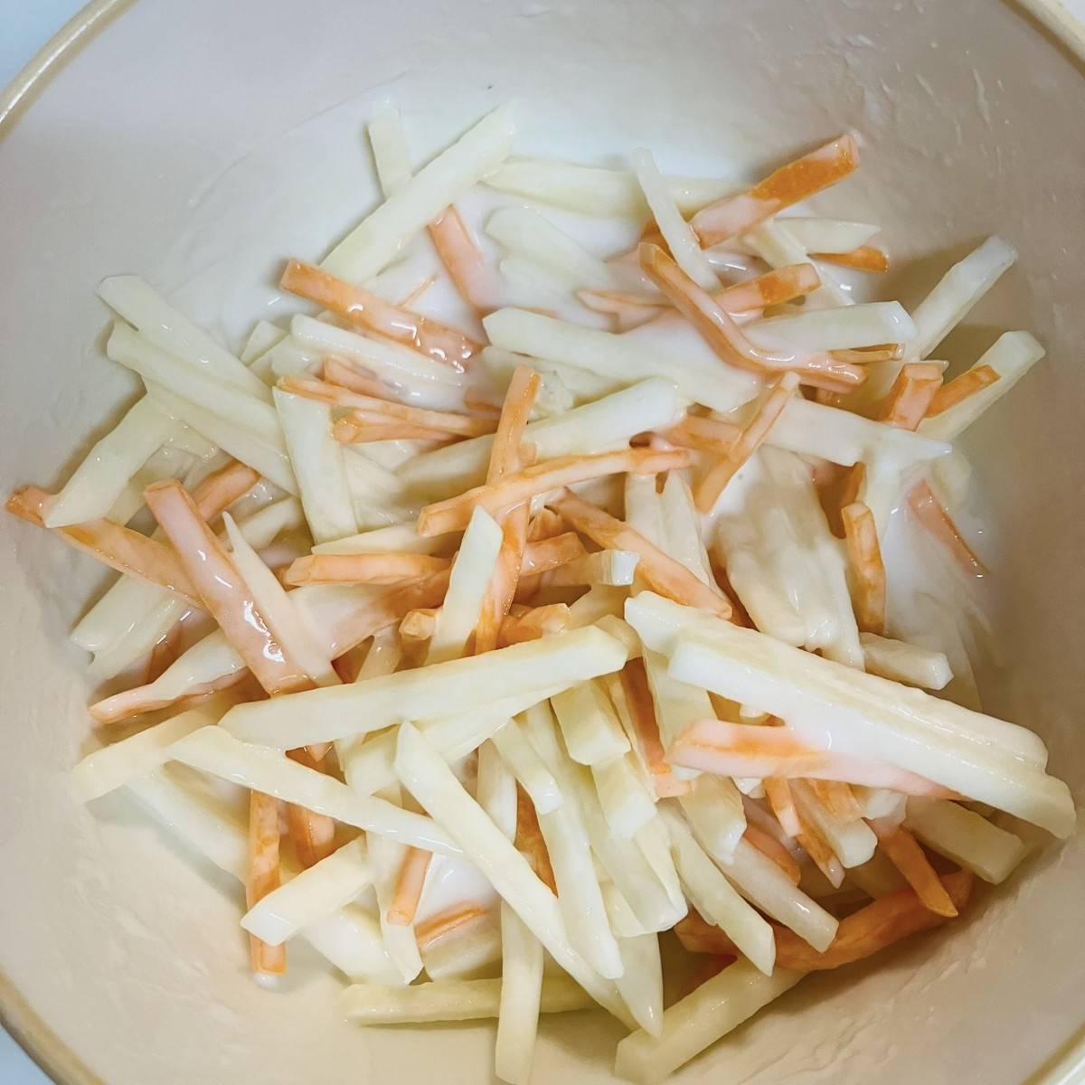 JAグループ公式の「じゃがいもと人参のかき揚げ　カレー塩で」のレシピ