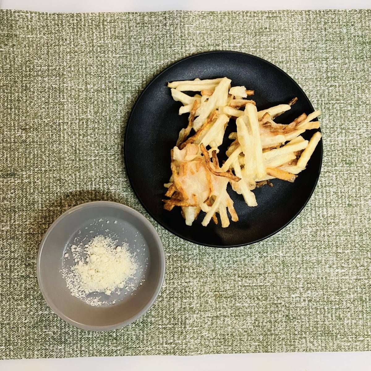 JAグループ公式の「じゃがいもと人参のかき揚げ　カレー塩で」のレシピ