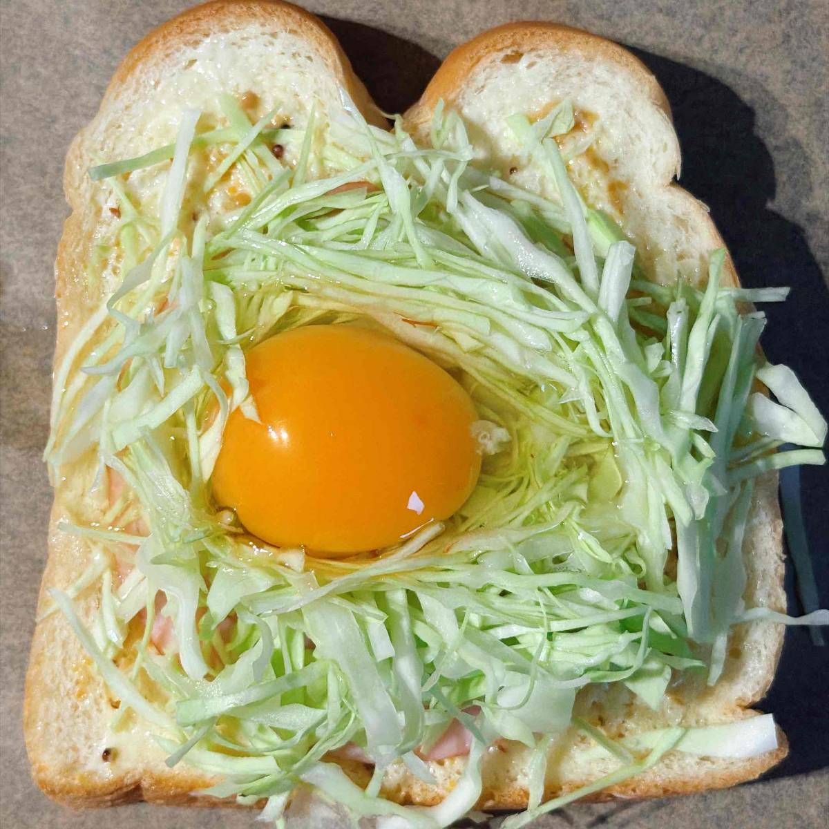 ヤマザキ公式の「目玉焼きオープンサンド」のレシピ