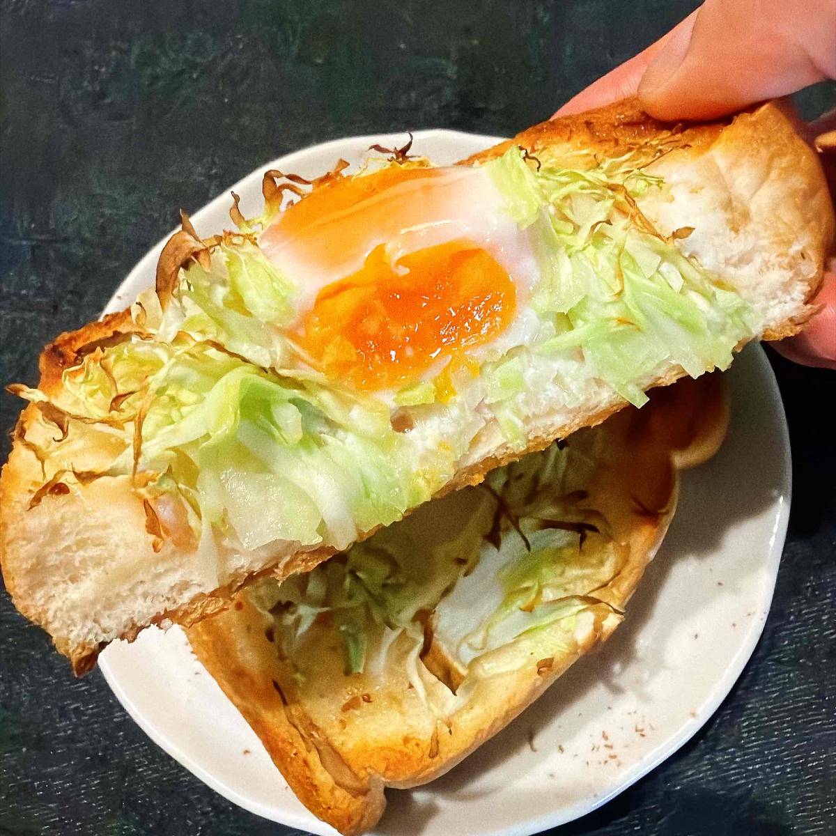 ヤマザキ公式の「目玉焼きオープンサンド」のレシピ