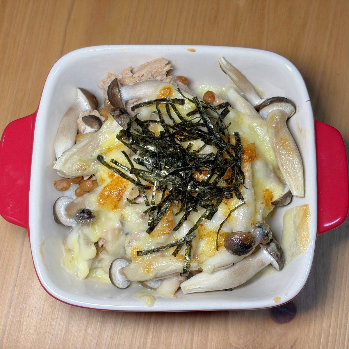 タカノフーズ公式の「れんこんときのこのマヨ納豆グラタン」のレシピ