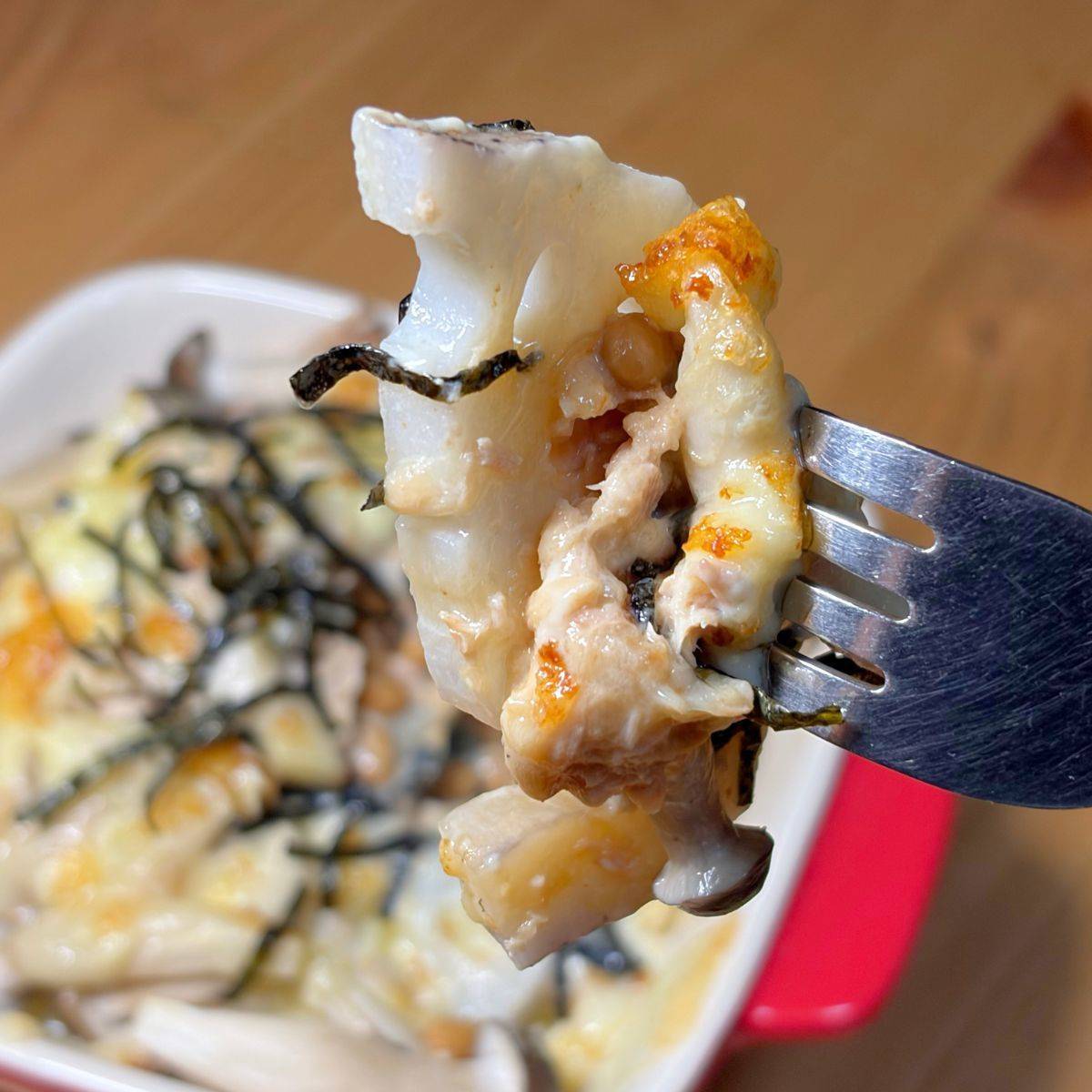 タカノフーズ公式の「れんこんときのこのマヨ納豆グラタン」のレシピ