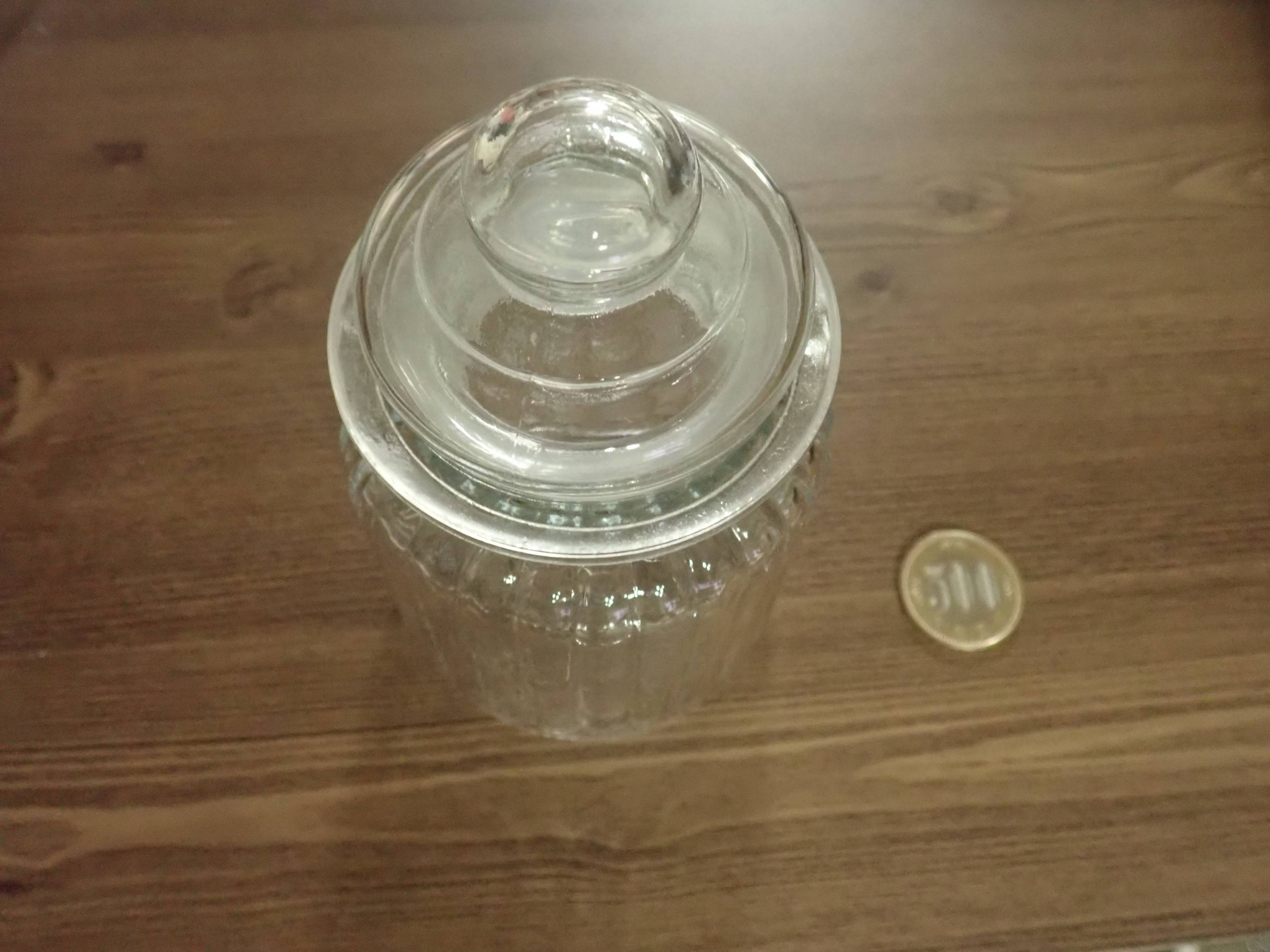 ダイソーの蓋付ガラス容器