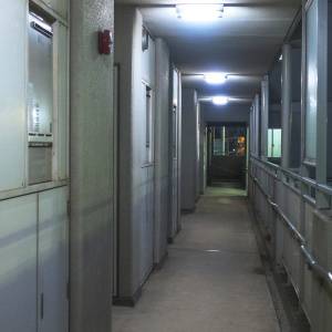 【ゾッとする怖い話】やっぱり何かおかしい。一軒ずつ鳴らされるインターホン