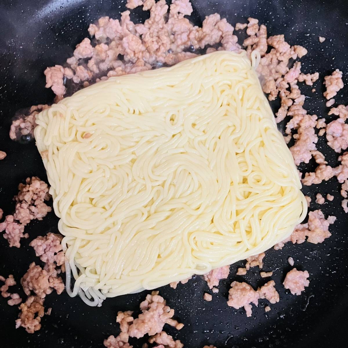 マルちゃん公式の「台湾まぜ焼そば」のレシピ