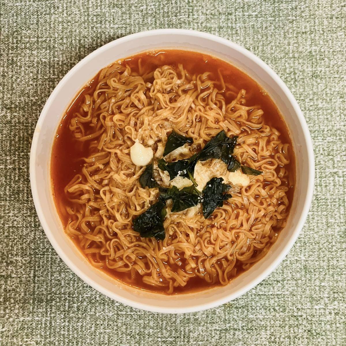チキンラーメン公式の「ニンニクトマチキ」のレシピ
