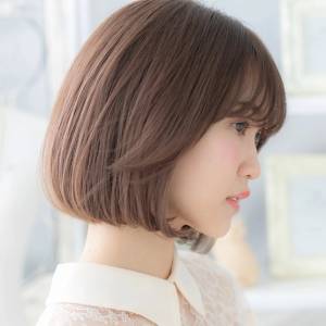  ラベンダーベージュのまとまり感ボブ 