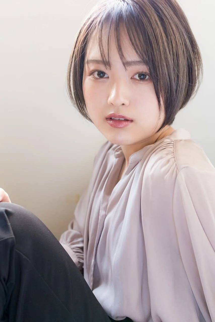 透けバングショート