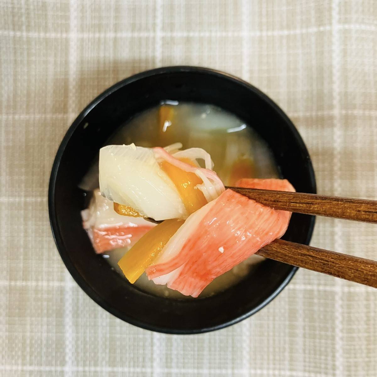 いちまさ公式の「カニかまの味噌汁」のレシピ