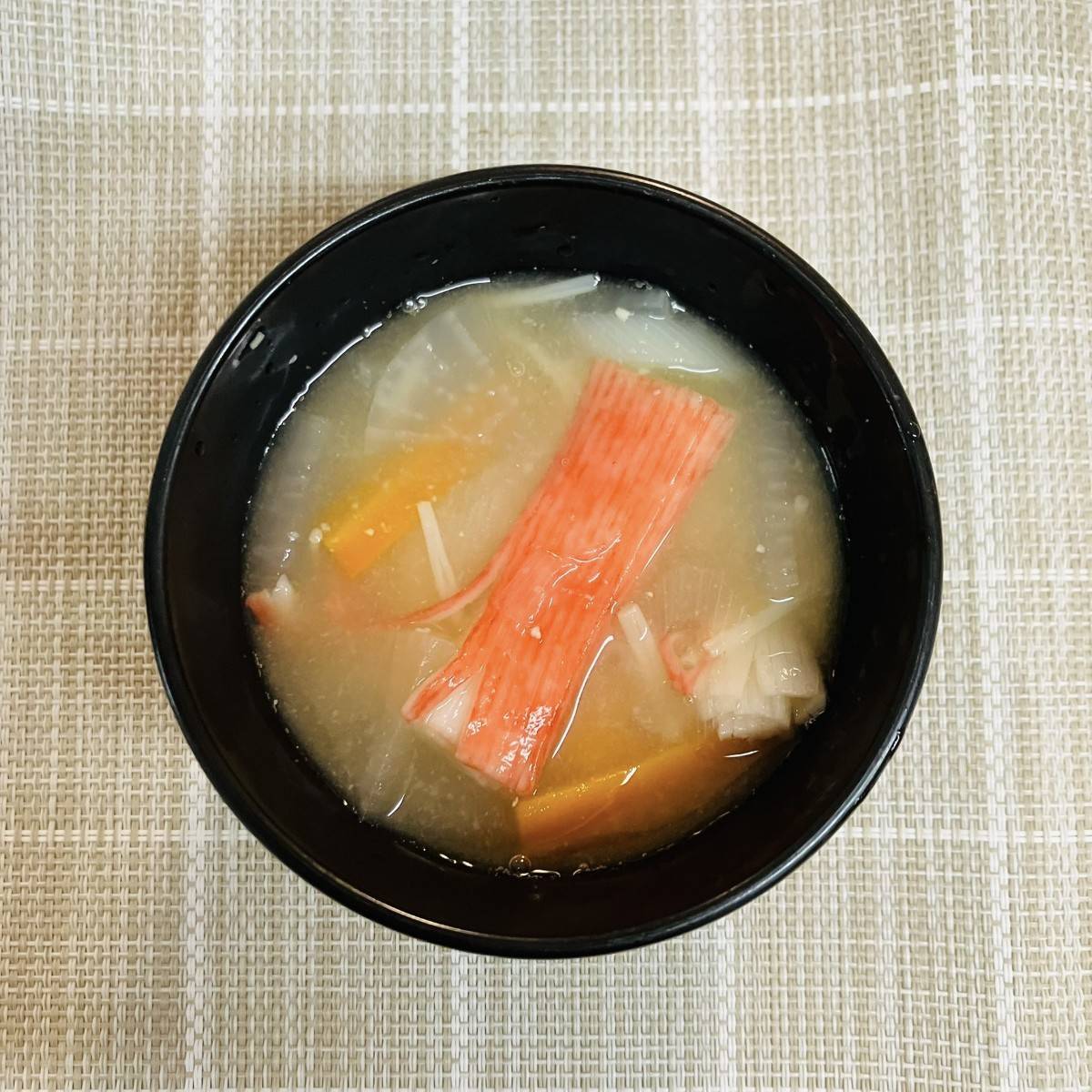 いちまさ公式の「カニかまの味噌汁」のレシピ