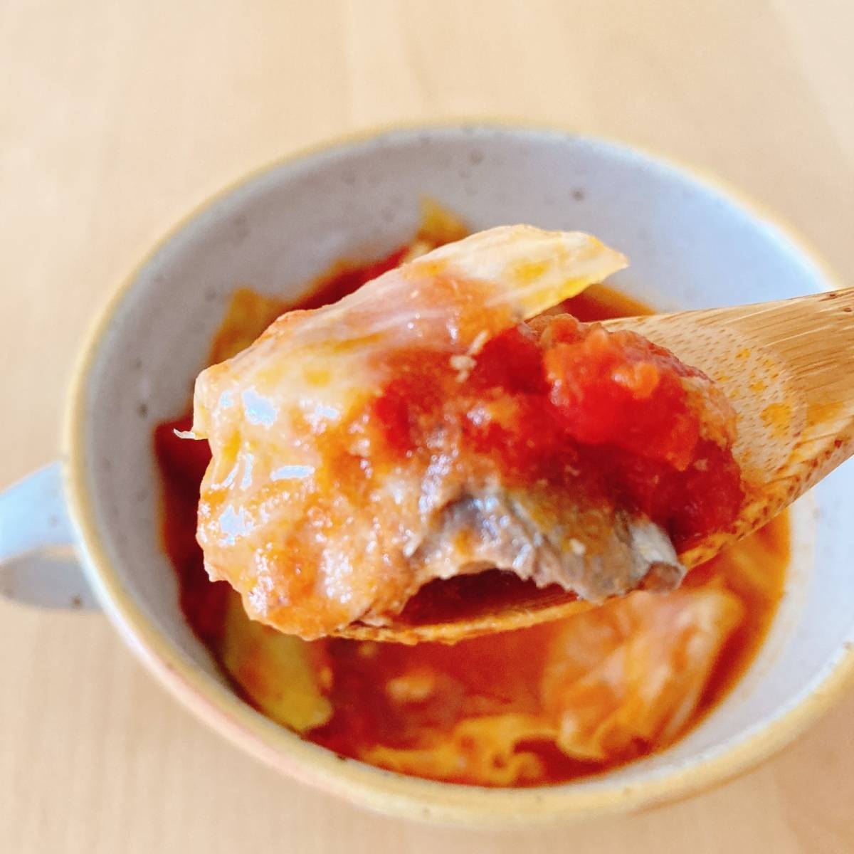キョクヨー公式の「「さば水煮」缶で簡単トマトパッツァ」のレシピ