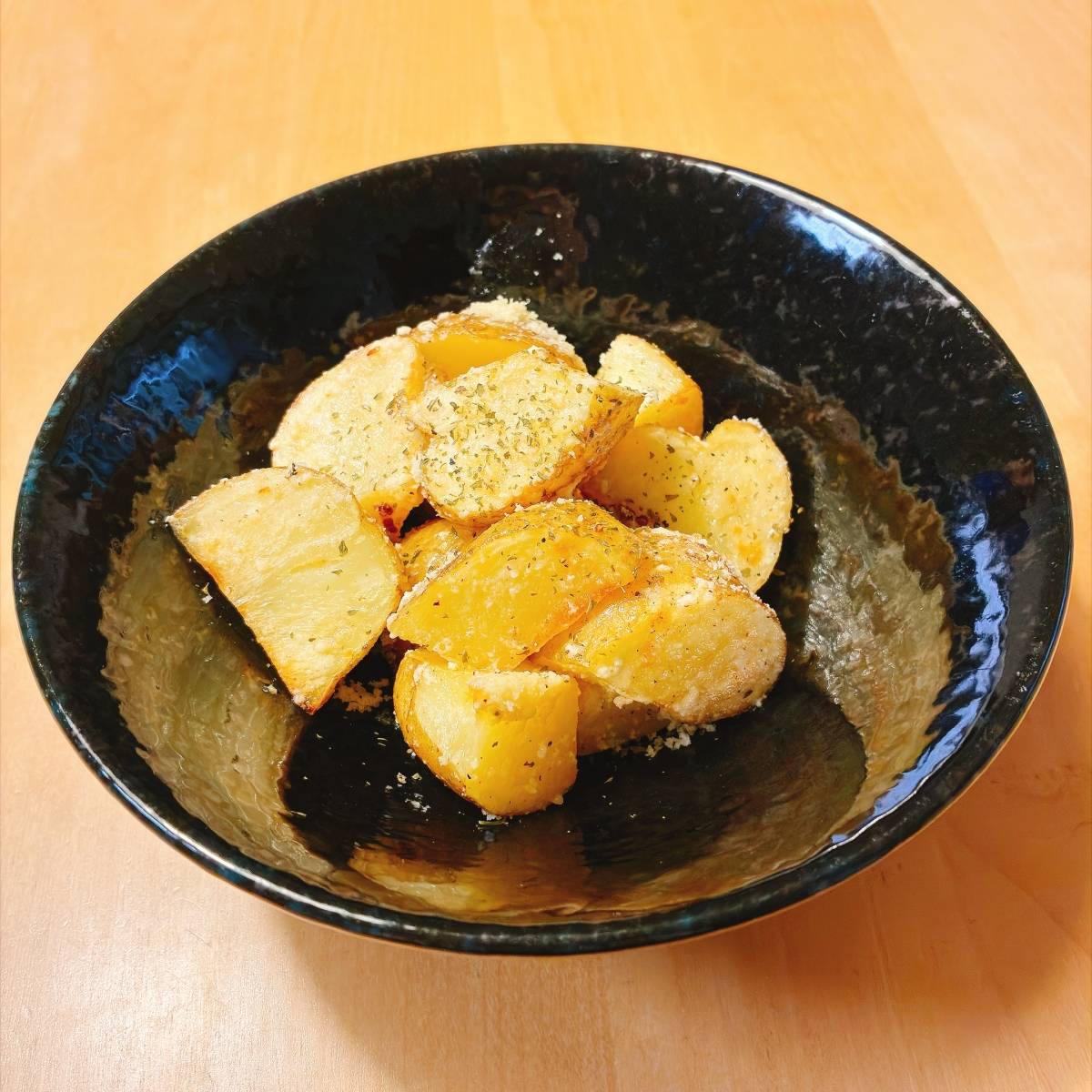 JAグループ公式の「ガッツリ焼きじゃがサラダ」のレシピ