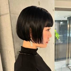  前髪ぱっつんボブ 