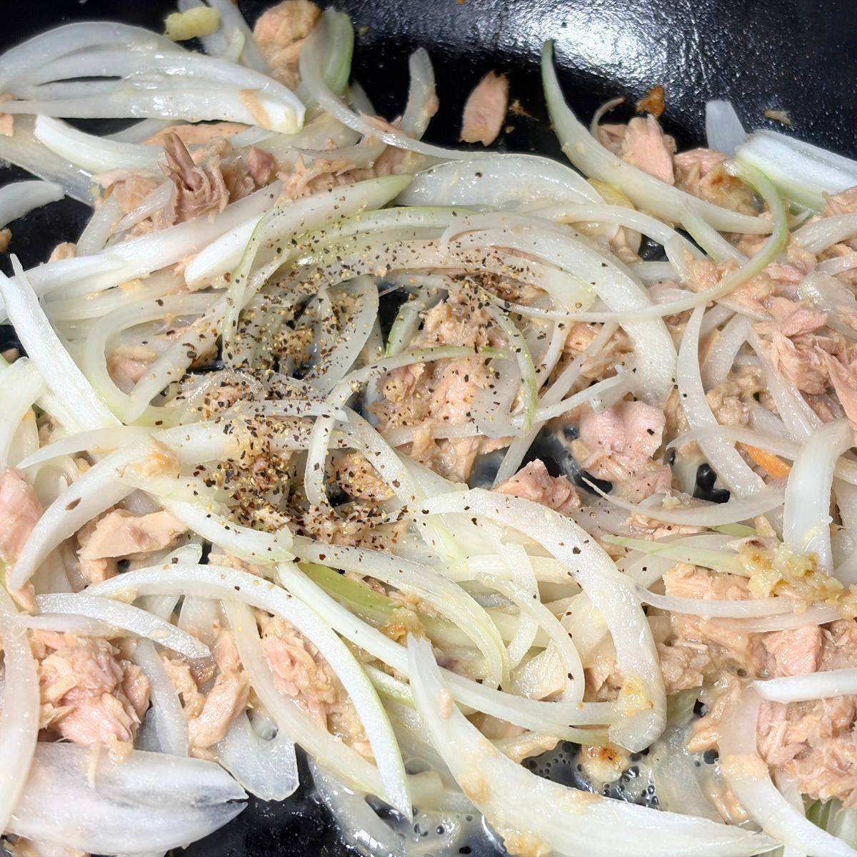 いなば公式の「ツナのエスニック焼きそば」のレシピ