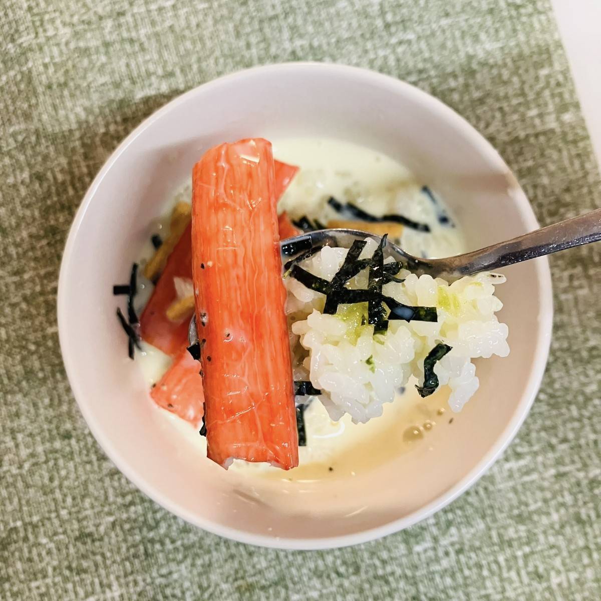 永谷園公式の「カニカマ豆乳茶づけ」のレシピ