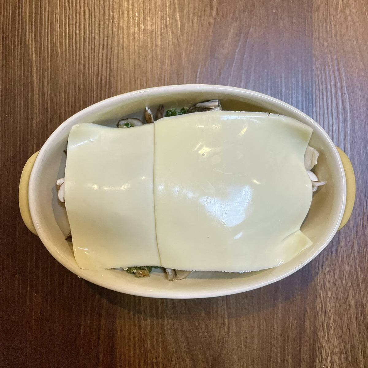 JAグループ公式の「舞茸エリンギのバジルオイルチーズ焼き」のレシピ