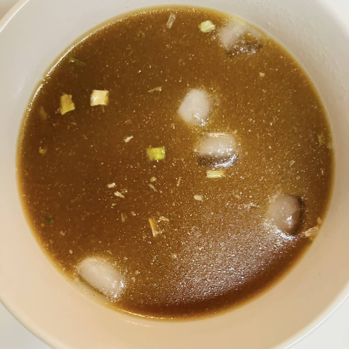 サッポロ一番公式の「ごまと薬味が香る！冷やしるラーメン」のレシピ