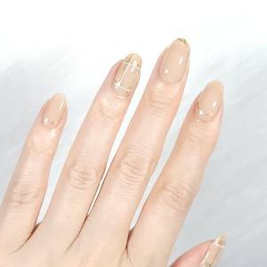 季節感を出して垢抜ける。不器用さん向け大人可愛い「チェックネイル」のやり方