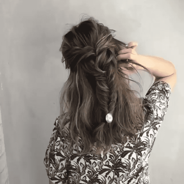 実は超簡単 フィッシュボーンのハーフアップアレンジ コツを伝授 4meee